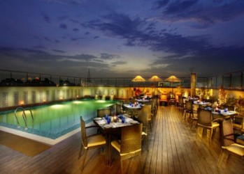 Mahagun Sarovar Portico Suites